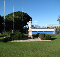 Oxley War Memorial - Holiday Cairns