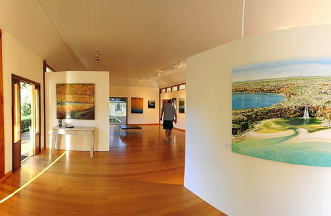 Yallingup Galleries - Holiday Cairns 1
