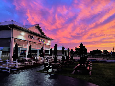 Club Narooma - Holiday Cairns 0