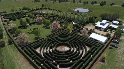 High Country Maze - Holiday Cairns 0