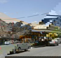 Bungendore - Holiday Cairns