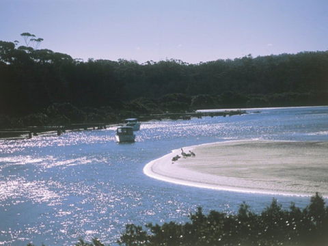Jack Buckley Memorial Park And Picnic Area - Tomakin - Holiday Cairns 0