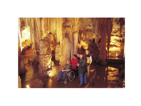 Tantanoola Caves - Holiday Cairns 0