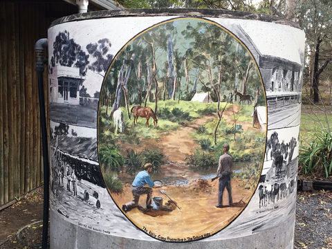 Tatong Tavern Water Tank - Holiday Cairns 0