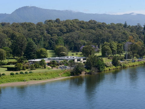 The Grotto Walk - North Nowra - Holiday Cairns 0