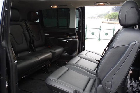 REGAL - Luxury Airport Round Trip, Bespoke Premium Transfer And Tours - Holiday Cairns 3