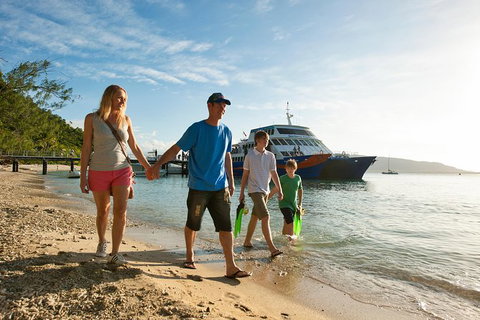 Fitzroy Island Catamaran Transfers From Cairns - Holiday Cairns 3