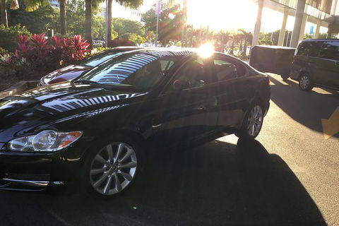 Jaguar Limousine Transfer Cairns Airport To City Or Return - Holiday Cairns 3