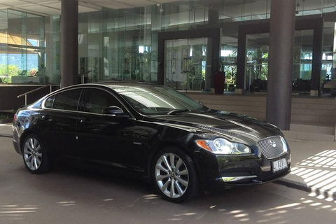 Jaguar Limousine Transfer Cairns Airport To City Or Return - Holiday Cairns 5