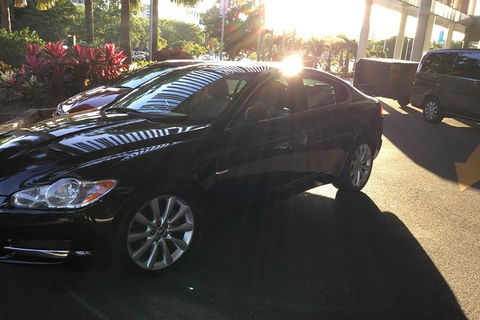Jaguar Limousine Transfer Cairns Airport To City Or Return - Holiday Cairns 6