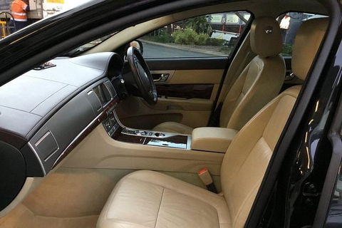 Jaguar Limousine Transfer Cairns Airport To City Or Return - Holiday Cairns 7