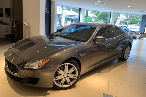 Maserati Quattroporte Limousine Transfer Cairns Airport To City - Holiday Cairns 1
