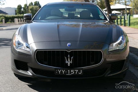 Maserati Quattroporte Limousine Transfer Cairns Airport To City - Holiday Cairns 9