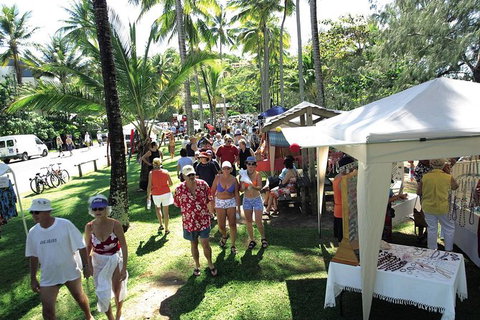 Port Douglas Sunday Markets Day Tour - Holiday Cairns 5