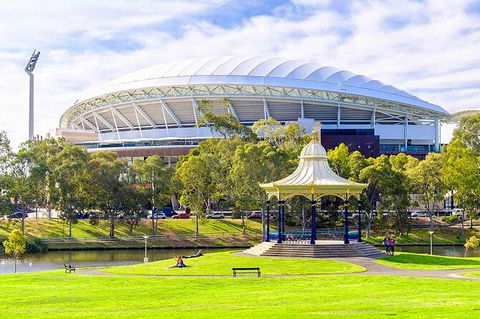 Departure Private Transfers: Adelaide To Adelaide Airport ADL In Luxury Van - Holiday Cairns 8