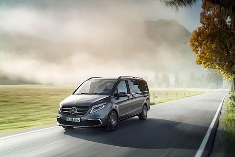 Van Service Melbourne Airport To CBD - Holiday Cairns 0