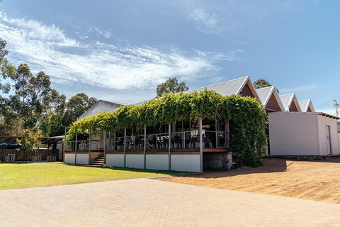 The Beautiful Swan Valley Private Day Trip: Vineyard Tour & Wine - Holiday Cairns 3
