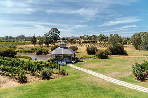 The Beautiful Swan Valley Private Day Trip: Vineyard Tour & Wine - Holiday Cairns 4