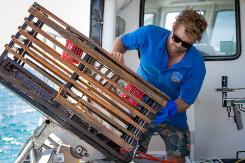 Rock Lobster Pot Pull Tour In Kalbarri - Holiday Cairns 2
