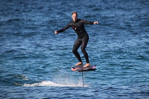 Private Demo EFoiling Experience - Holiday Cairns 5