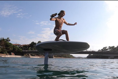 Private Demo EFoiling Experience - Holiday Cairns 0