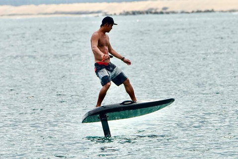 Private Demo EFoiling Experience - Holiday Cairns 3
