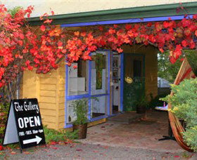 Macedon Ranges Arts Collective - Holiday Cairns 0