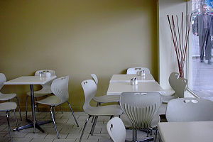Red Lettuce Cafe - Holiday Cairns 0