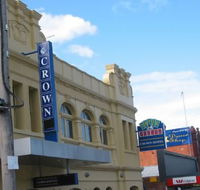 Crown Hotel Lilydale - Holiday Cairns