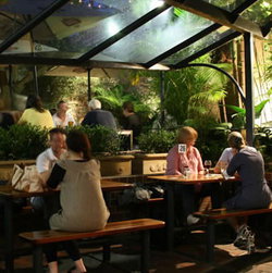 Dicks Hotel - Holiday Cairns 0