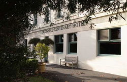 O'Connells Centenary Hotel - Holiday Cairns 1