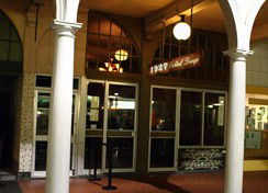 1927 Cocktail Lounge - Holiday Cairns 1