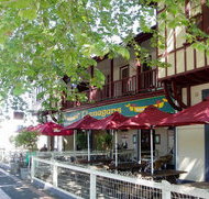 Flanagans Border Inn Hotel - Holiday Cairns