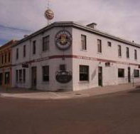 Club Hotel Bairnsdale - Holiday Cairns