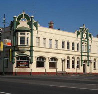 Leura Hotel - Holiday Cairns