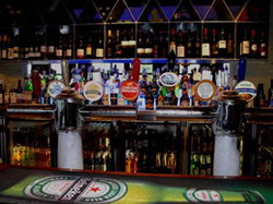 The Apollo Bay Hotel - Holiday Cairns 1