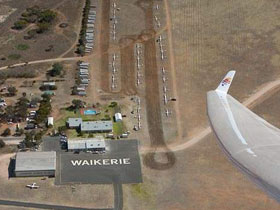 Waikerie Gliding Club - Holiday Cairns 1