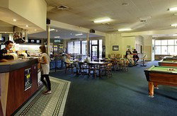 Yagoona Tavern - Holiday Cairns 3