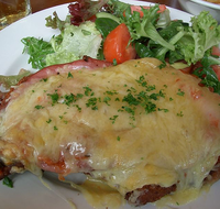 Raglan Tavern - Holiday Cairns