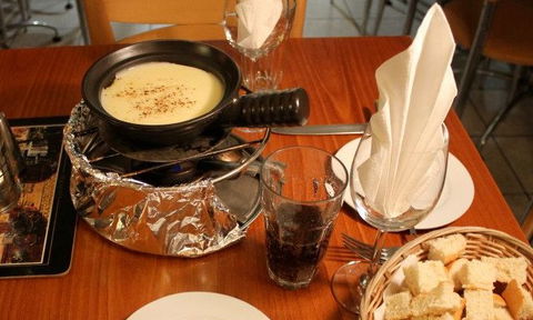CJ's French Fondue Restaurant - Holiday Cairns 2