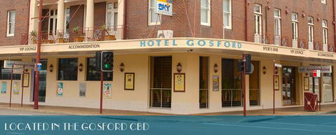 Hotel Gosford - Holiday Cairns 1