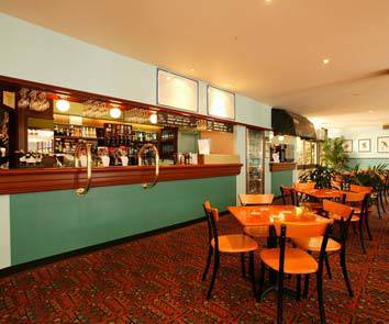 Hotel Gosford - Holiday Cairns 3