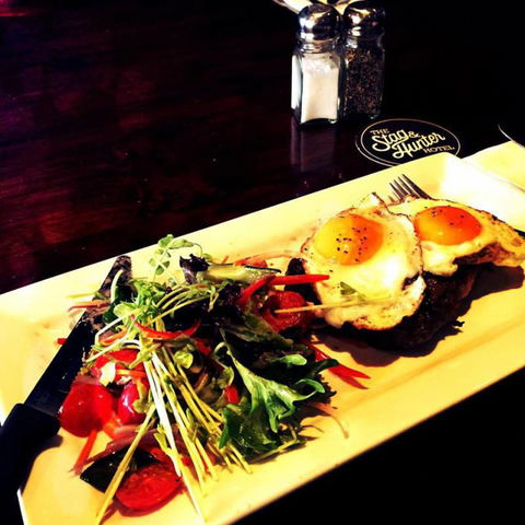 The Stag & Hunter Hotel - Holiday Cairns 3