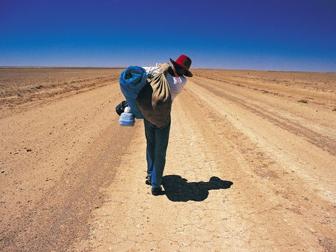 A Portrait Of Australia: Stories Through The Lens Of Australian Geographic - Holiday Cairns 0