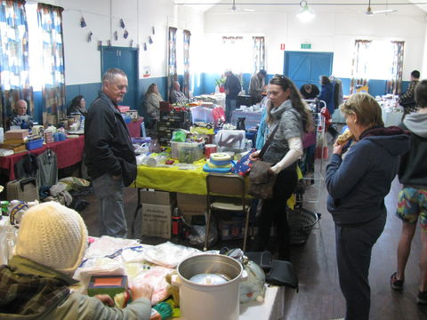Trash And Treasure At East Kurrajong - Holiday Cairns 2