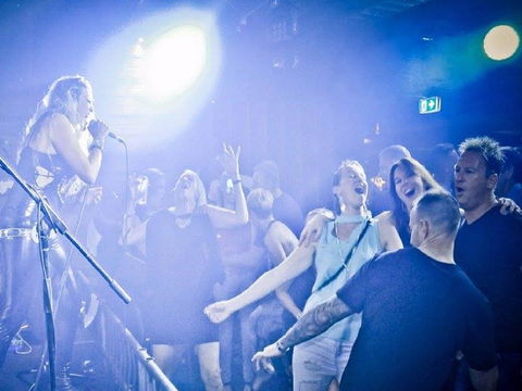 Karaoke At The Avenue - Holiday Cairns 0