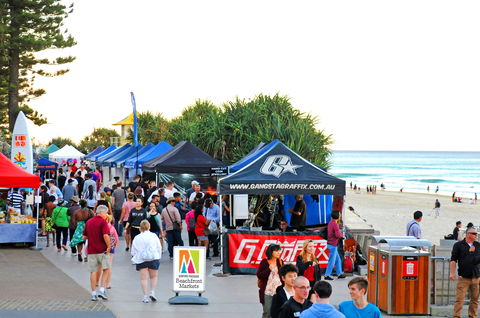 Surfers Paradise Beachfront Markets - Holiday Cairns 1