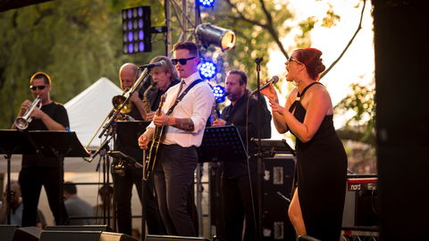 Festivale - Holiday Cairns 1