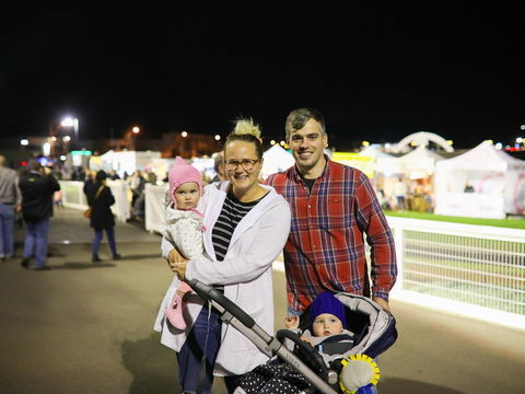 Gosford Night Markets - Holiday Cairns 2