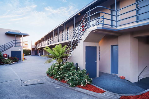 Best Western Mahoneys Motor Inn - Holiday Cairns 1